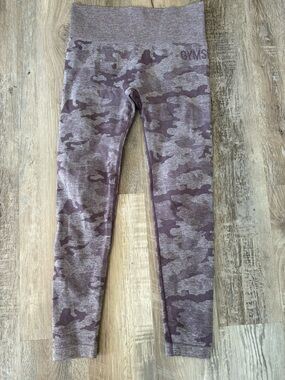 Gymshark Adapt Camo Seamless Leggings Lavender Grey Size Medium EUC